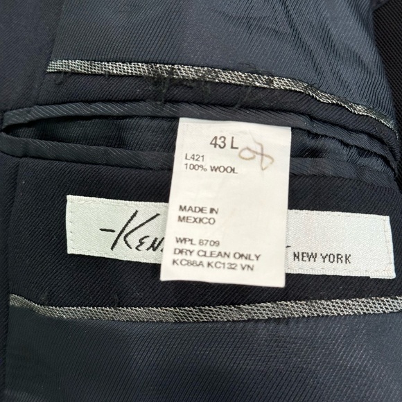 KENNETH COLE men’s Dark Navy sport Jacket. Size 43L.  100% wool. - Picture 5 of 7